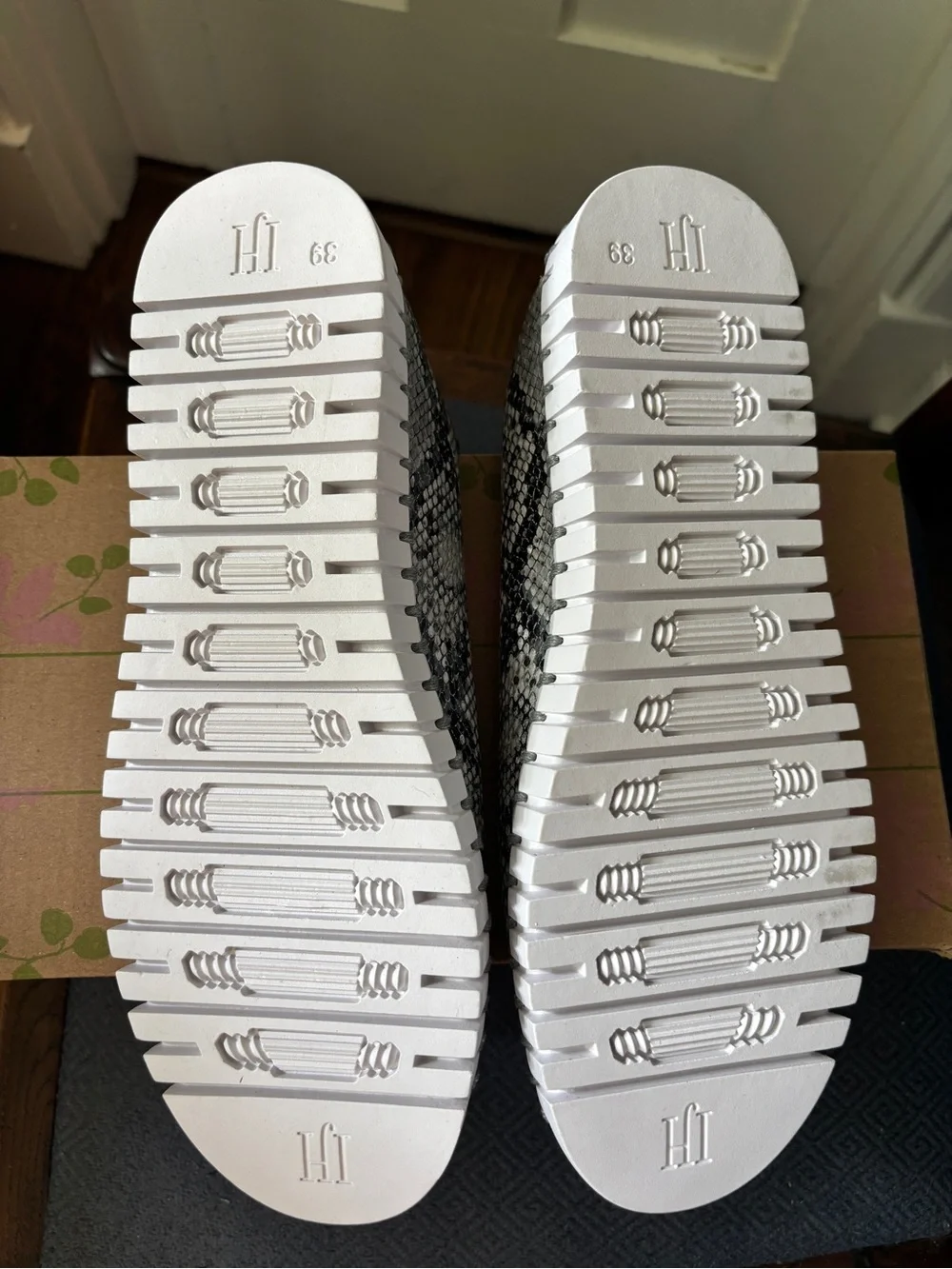 Ilse Jacobsen slip sneakers